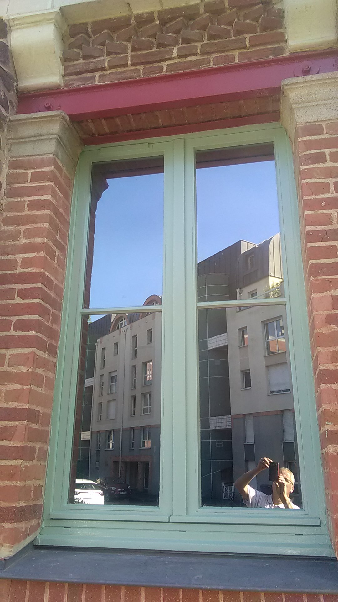 Entretien des fenêtres et portes extérieurs à Oberthur, Rennes